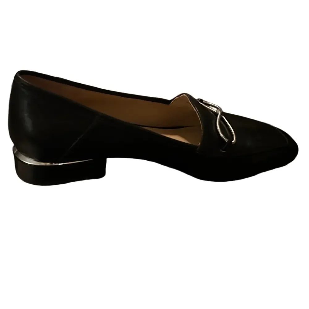 PLV Elegant Black leather Loafers with Silver accents size 8 1 inch heel